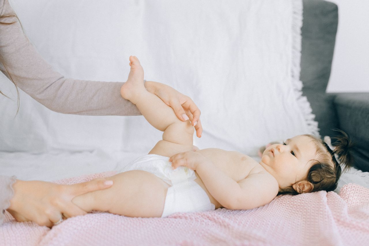 Bé bị hăm tã kéo dài, bôi thuốc mãi không hết – Có phải bị nấm không?